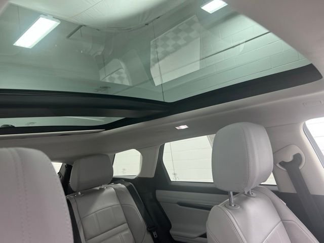 Used 2021 Silver Land Rover SE image 26