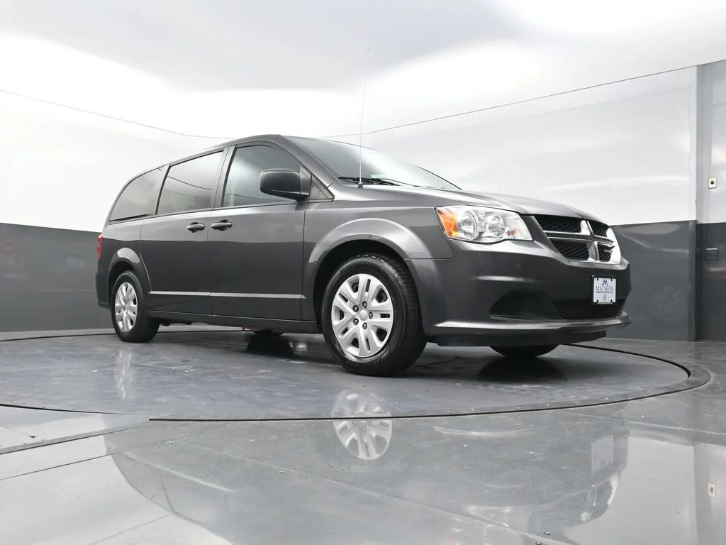 Used 2018 Gray Dodge SE image 21