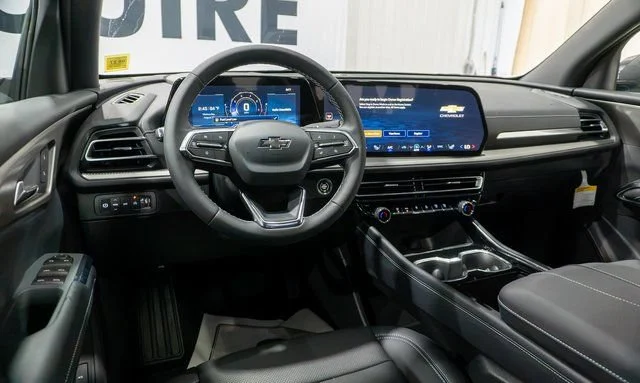 2027 Chevrolet Traverse LT - Photo 12