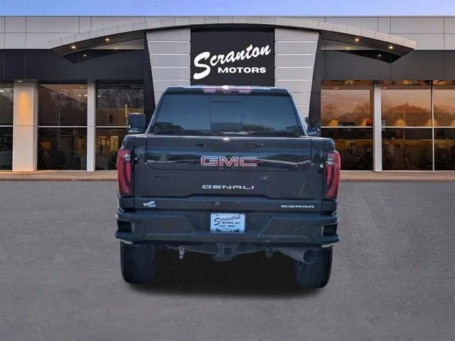 Used 2024 Onyx Black GMC Denali image 4