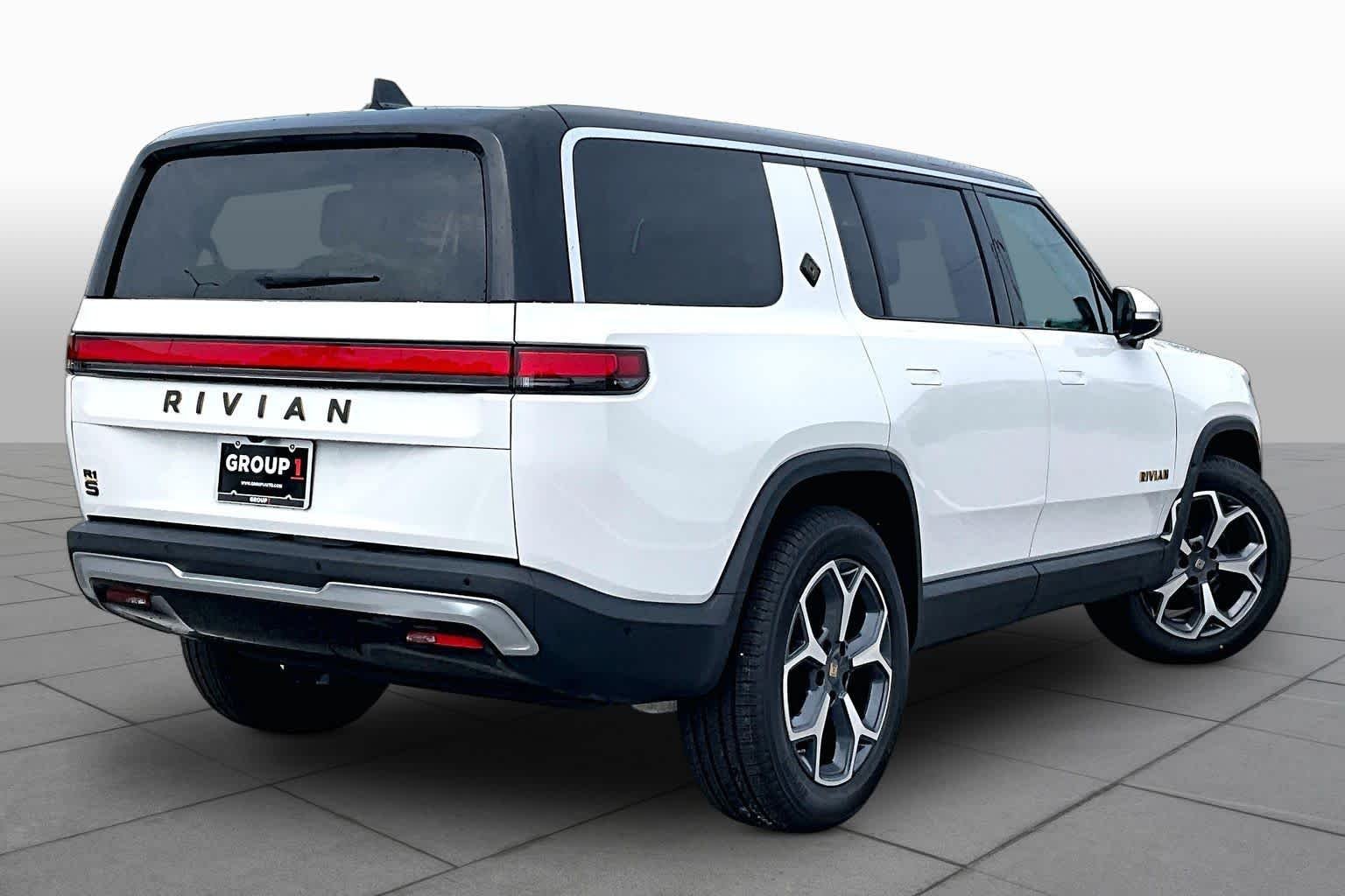 Used 2023 Glacier White Rivian Launch Edition image 13