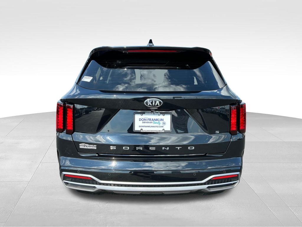 Used 2021 Black Kia S image 3