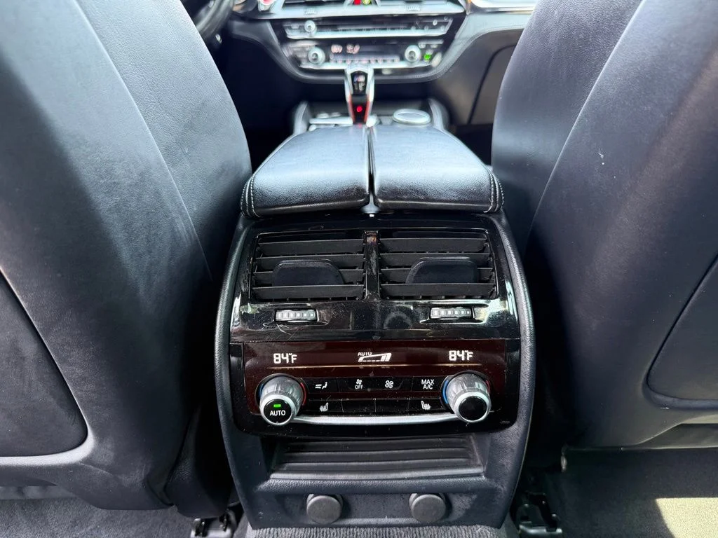 Used 2019 White BMW Competition image 32