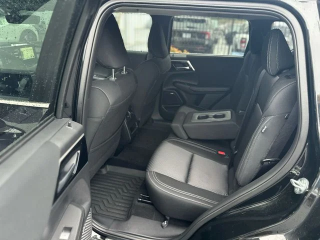 Used 2025 Black Mitsubishi ES image 23