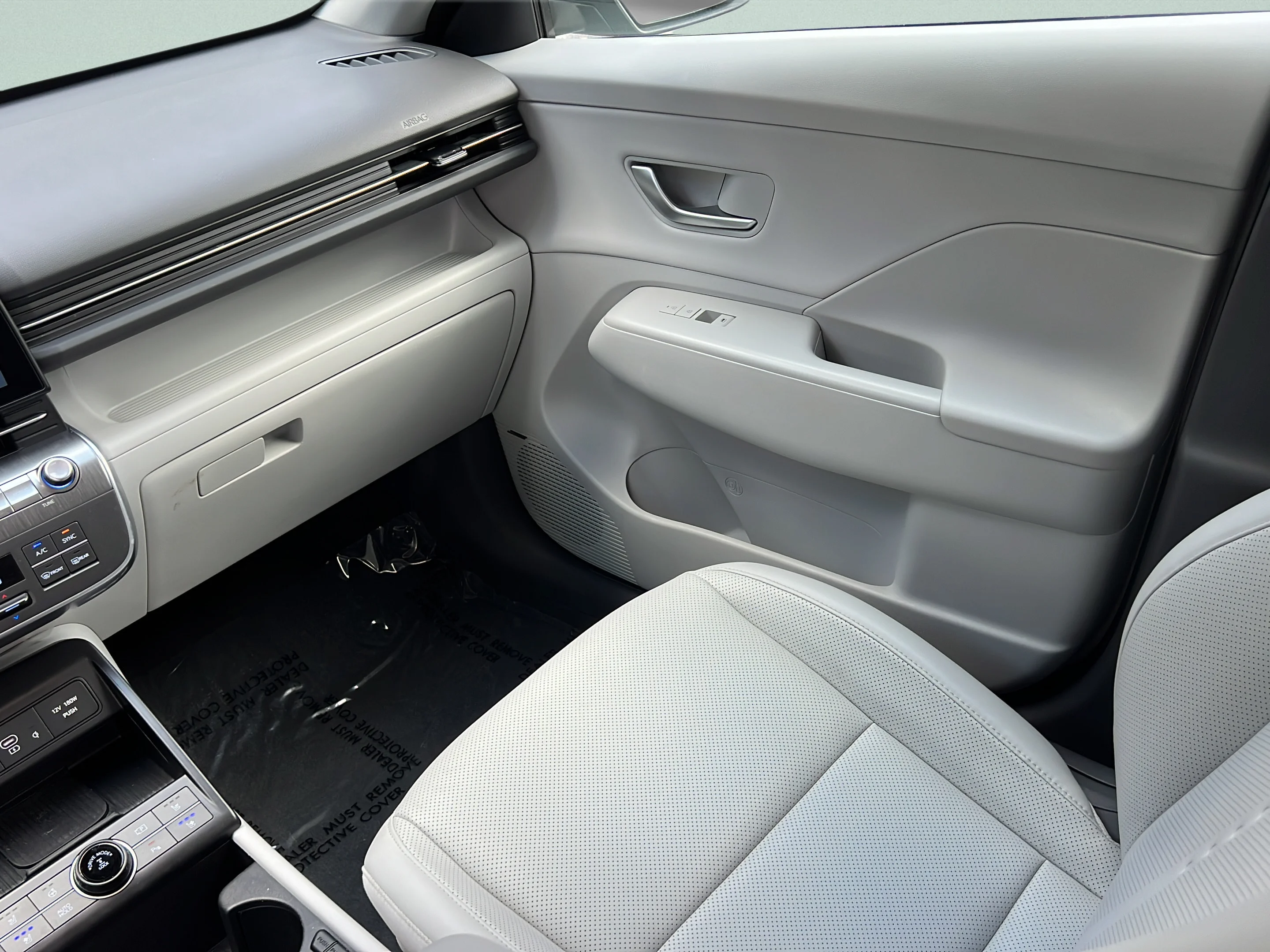 Used 2024 Mirage Green Hyundai Limited image 13