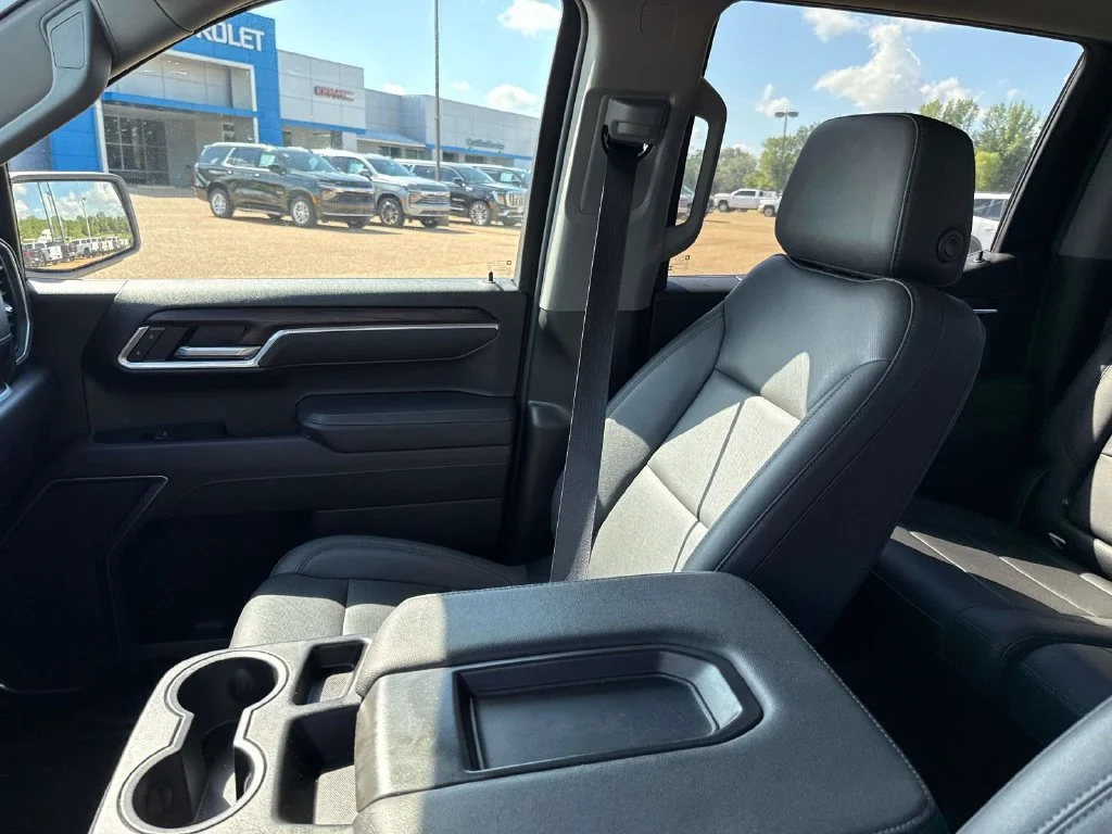 Used 2026 White GMC SLT image 21