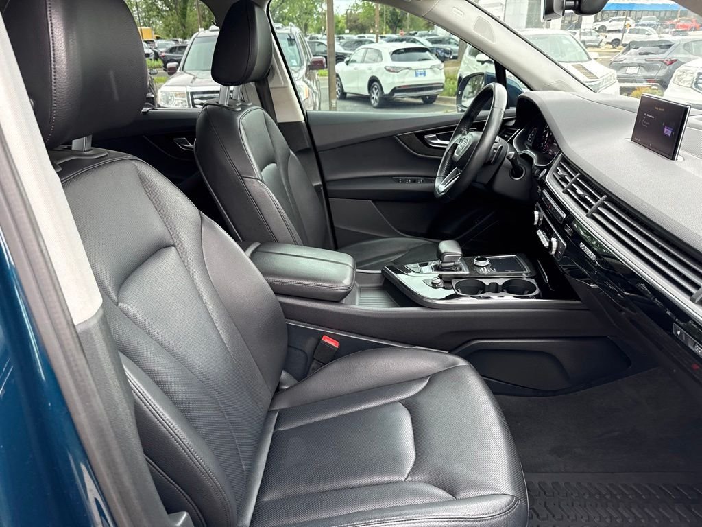 Used 2019 Galaxy Blue Metallic Audi 55 Prestige image 18