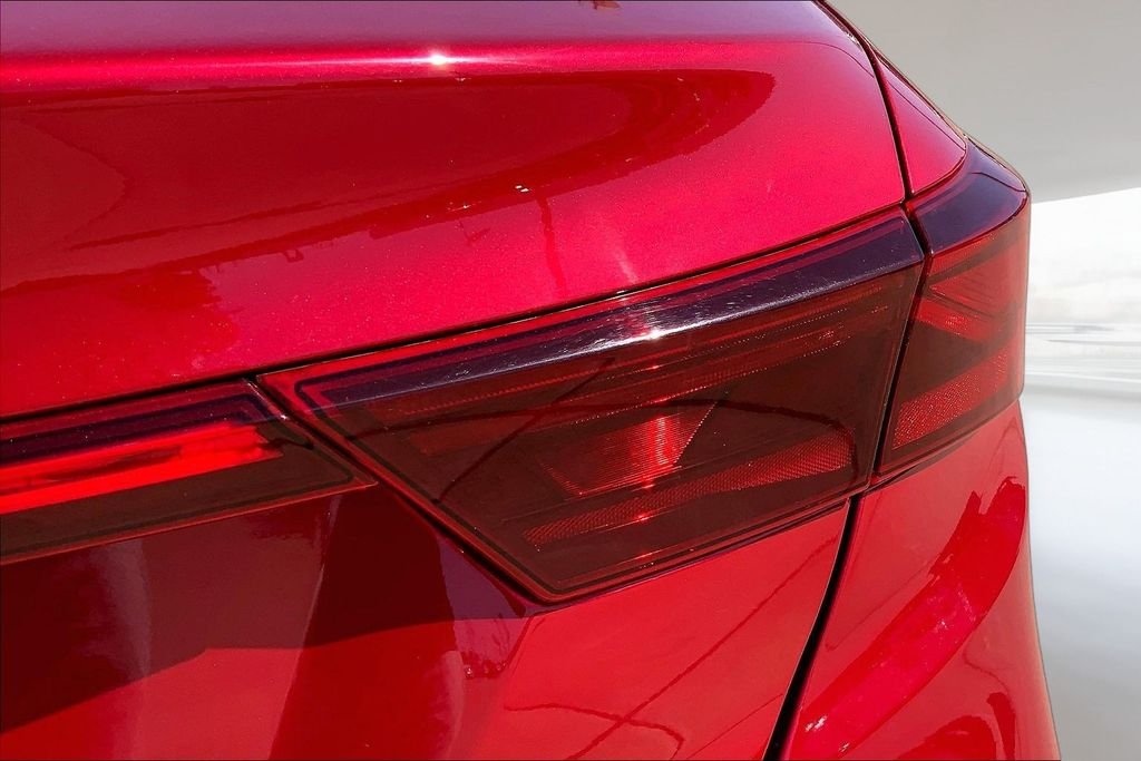 Used 2020 Currant Red Kia LXS image 28