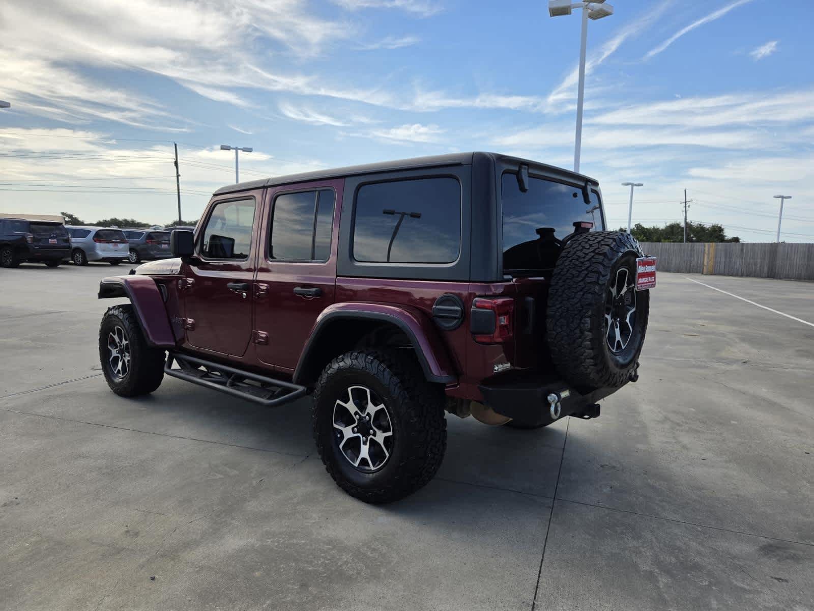 Used 2021 Snazzberry Pearlcoat Jeep Unlimited Rubicon image 3