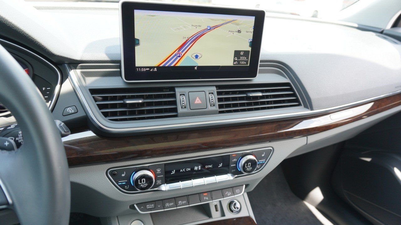 Used 2019 Silver Audi Premium Plus image 16