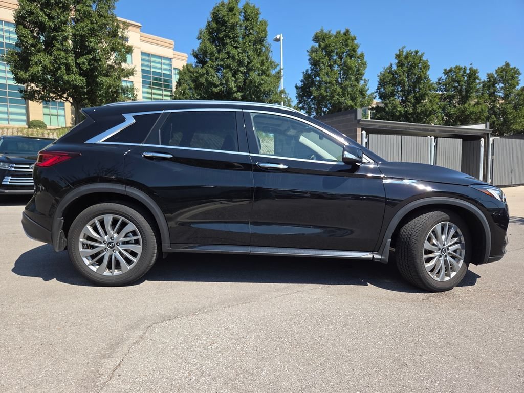 Used 2025 Black Obsidian INFINITI LUXE image 32