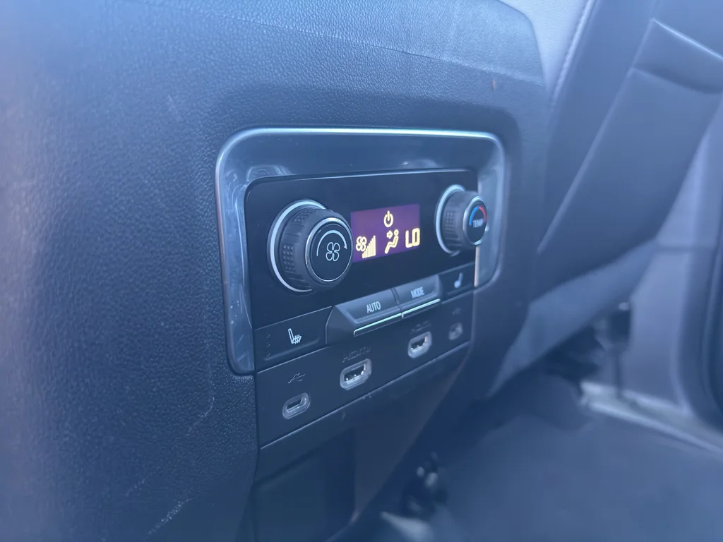 Used 2021 SUMMIT WHITE Chevrolet RST image 27