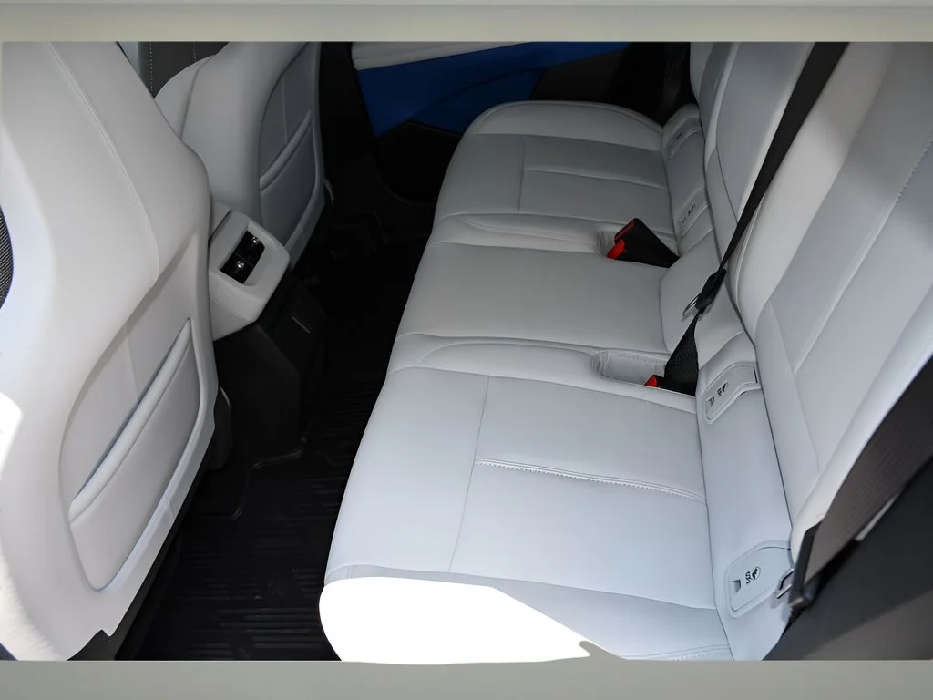2026 Cadillac OPTIQ Luxury - Photo 15