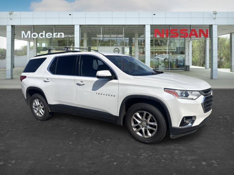 Used 2019 Iridescent Pearl Tricoat Chevrolet LT Cloth image 7
