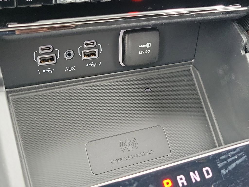 New 2026 Diamond Black Crystal Pearlcoat Jeep Laredo X image 31