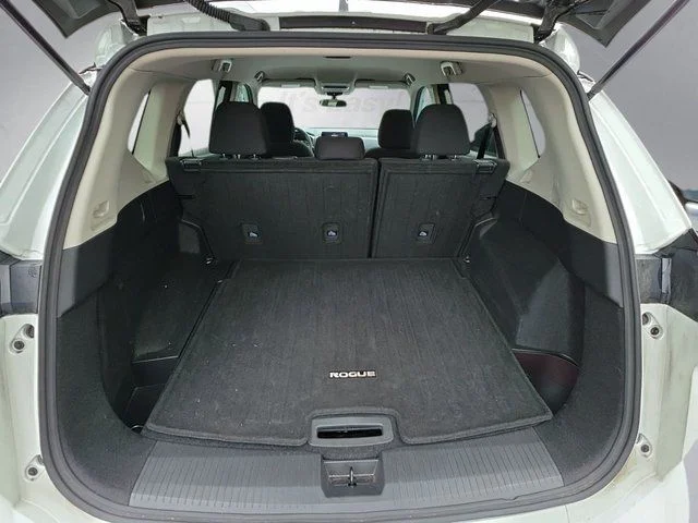 Used 2025 White Nissan S image 30