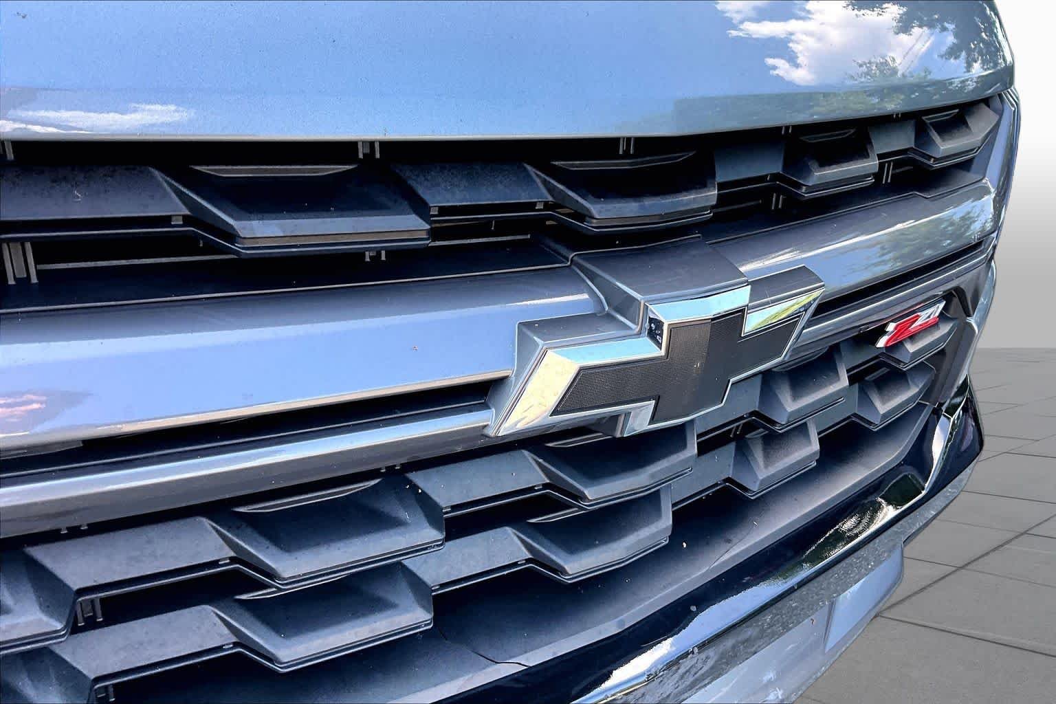 Used 2022 Satin Steel Metallic Chevrolet 4WD Z71 image 28