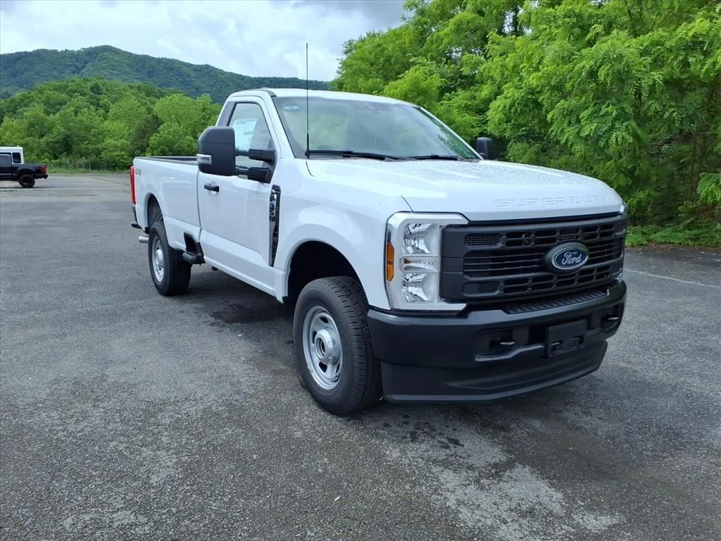 New 2026 Oxford White Ford F-350® XL image 15
