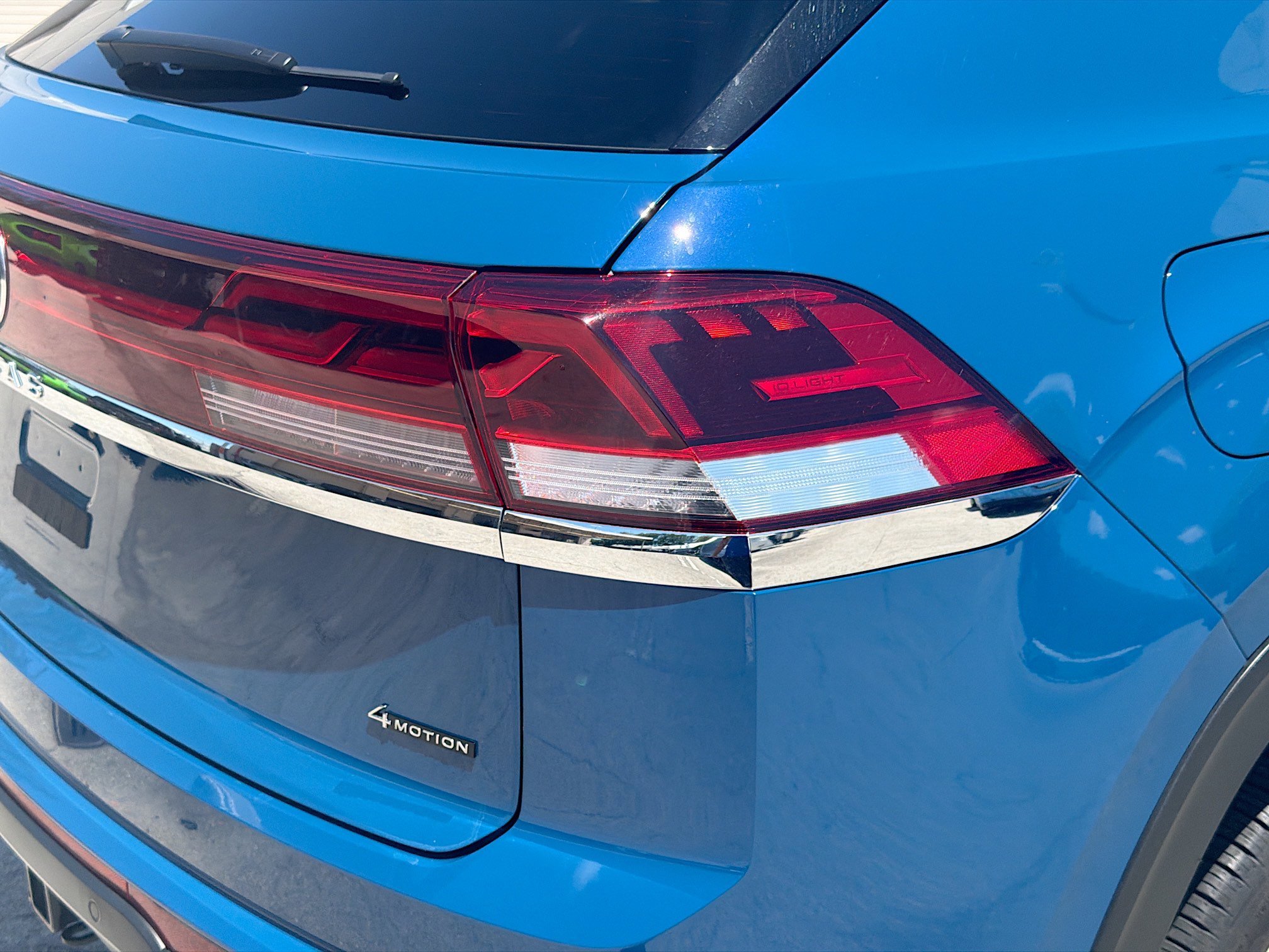 Used 2025 Blue Volkswagen 2.0T SE w/Technology image 27