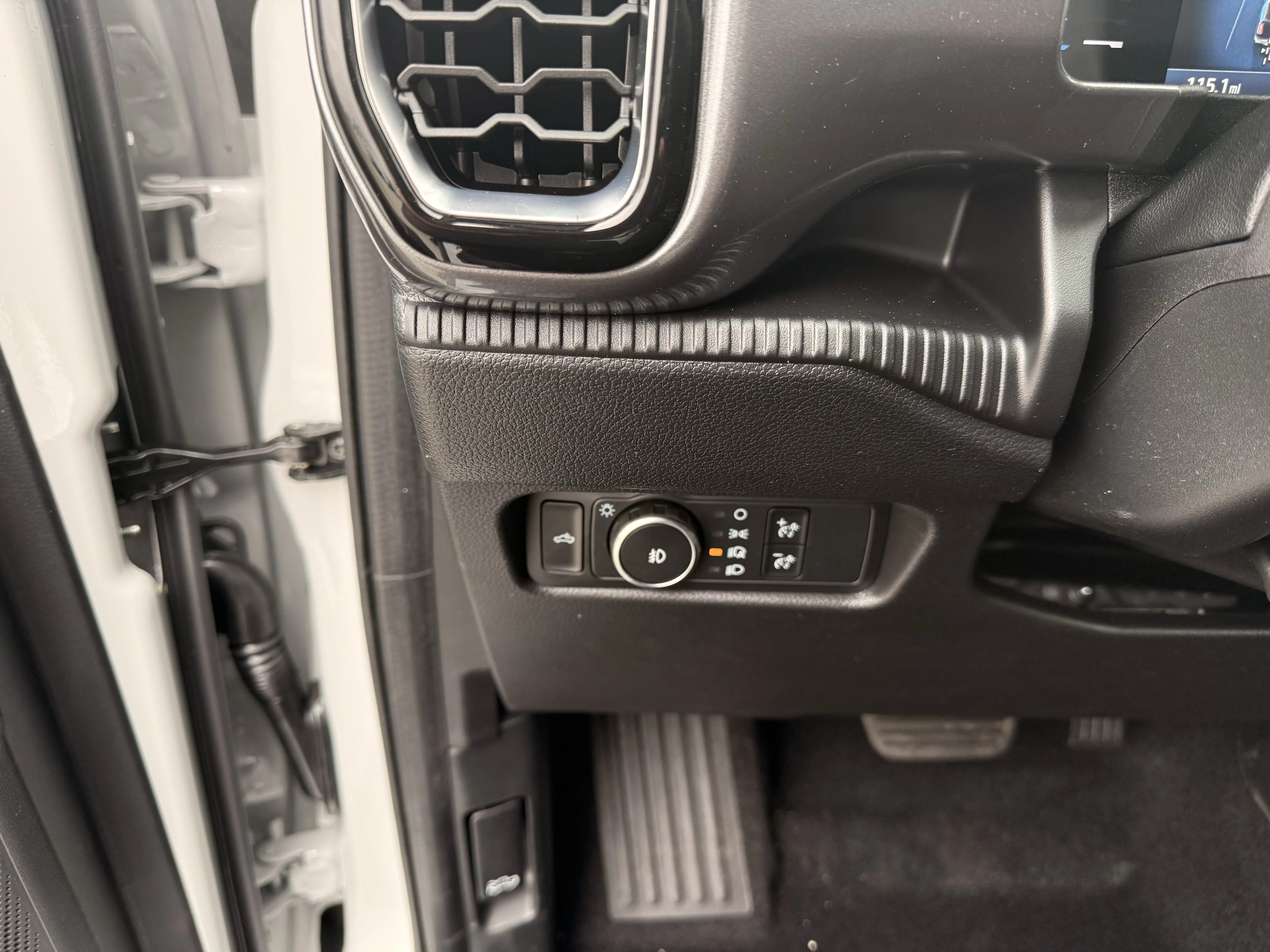 New 2026 Avalanche Ford XLT image 19
