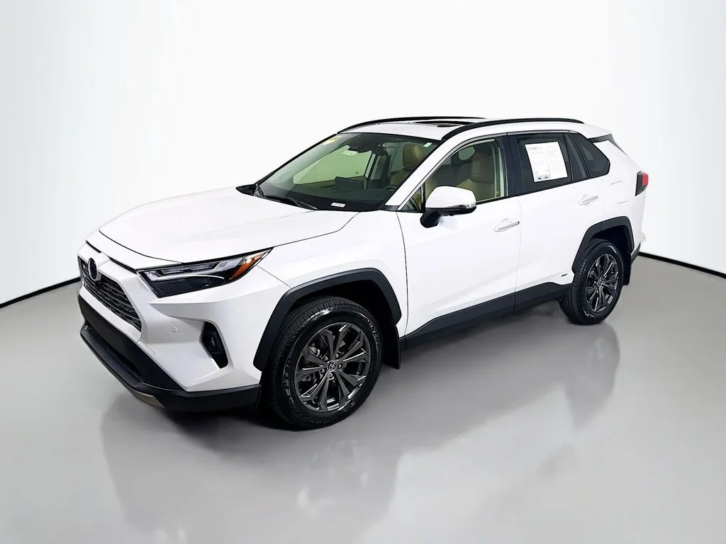 Used 2024 Wind Chill Pearl Toyota Hybrid Limited image 3
