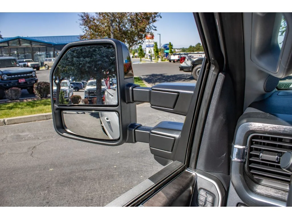 New 2026 Star White Metallic Tri-Coat Ford LARIAT image 38