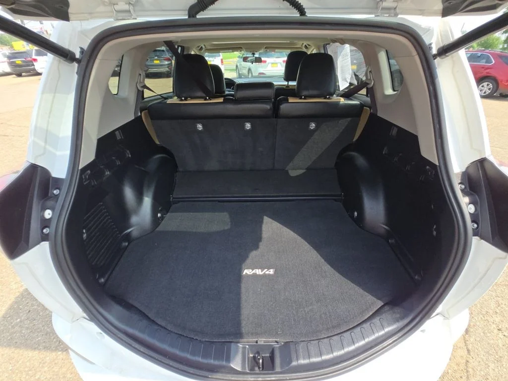 Used 2016 White Toyota XLE image 23