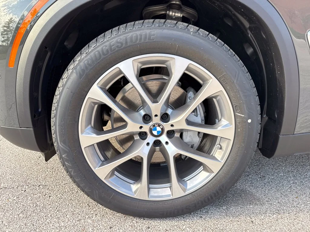 Used 2026 Gray BMW xDrive40i image 10
