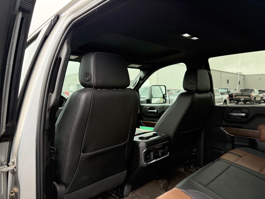 Used 2022 Silver Ice Metallic Chevrolet High Country image 8