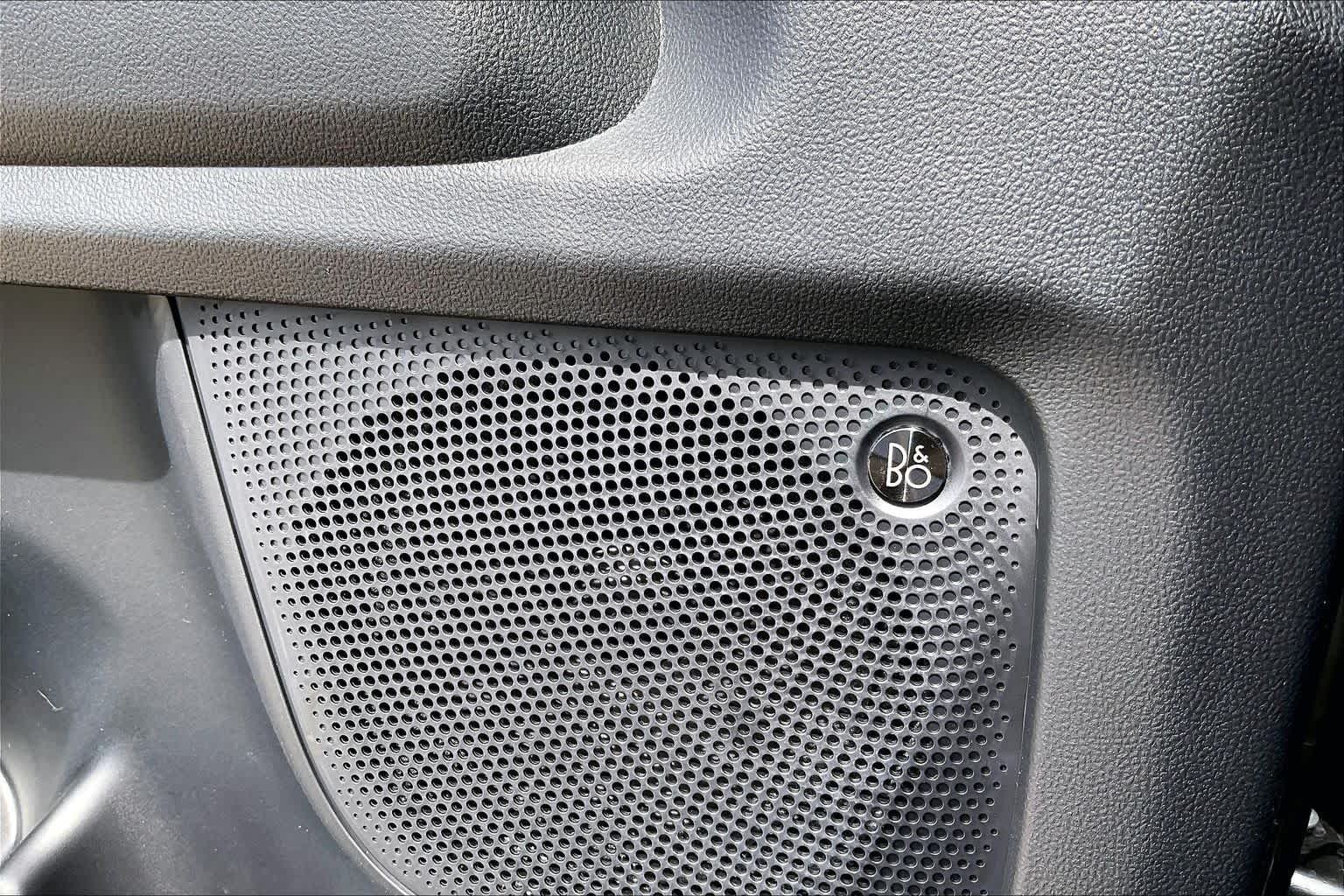 New 2026 Carbonized Gray Metallic Ford Outer Banks image 18