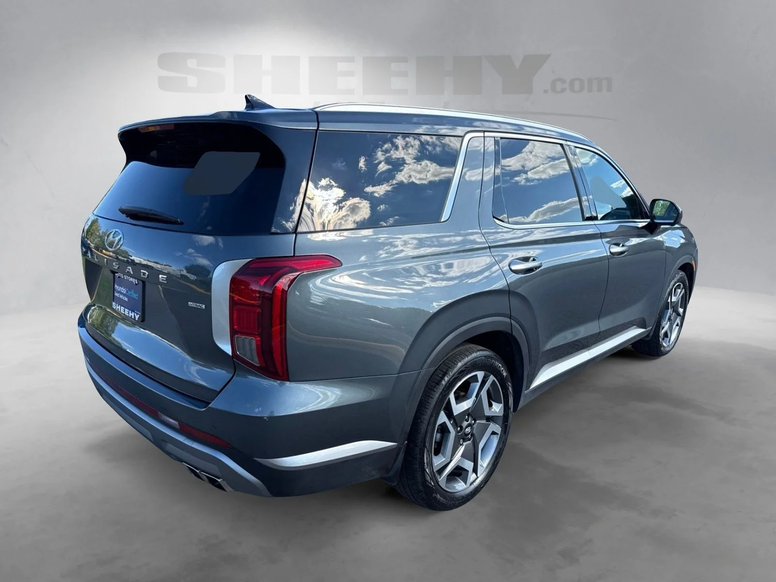 Used 2025 Gray Hyundai SEL Premium image 16