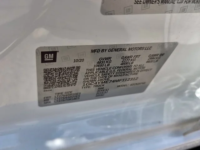 Used 2021 White Chevrolet Custom image 18