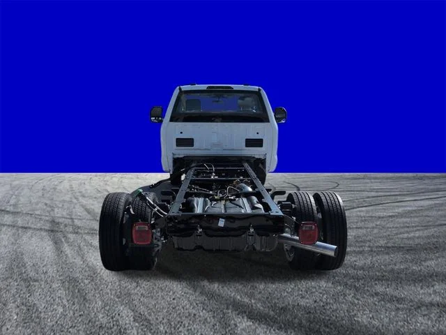New 2026 Oxford White Ford F-450® XL image 5