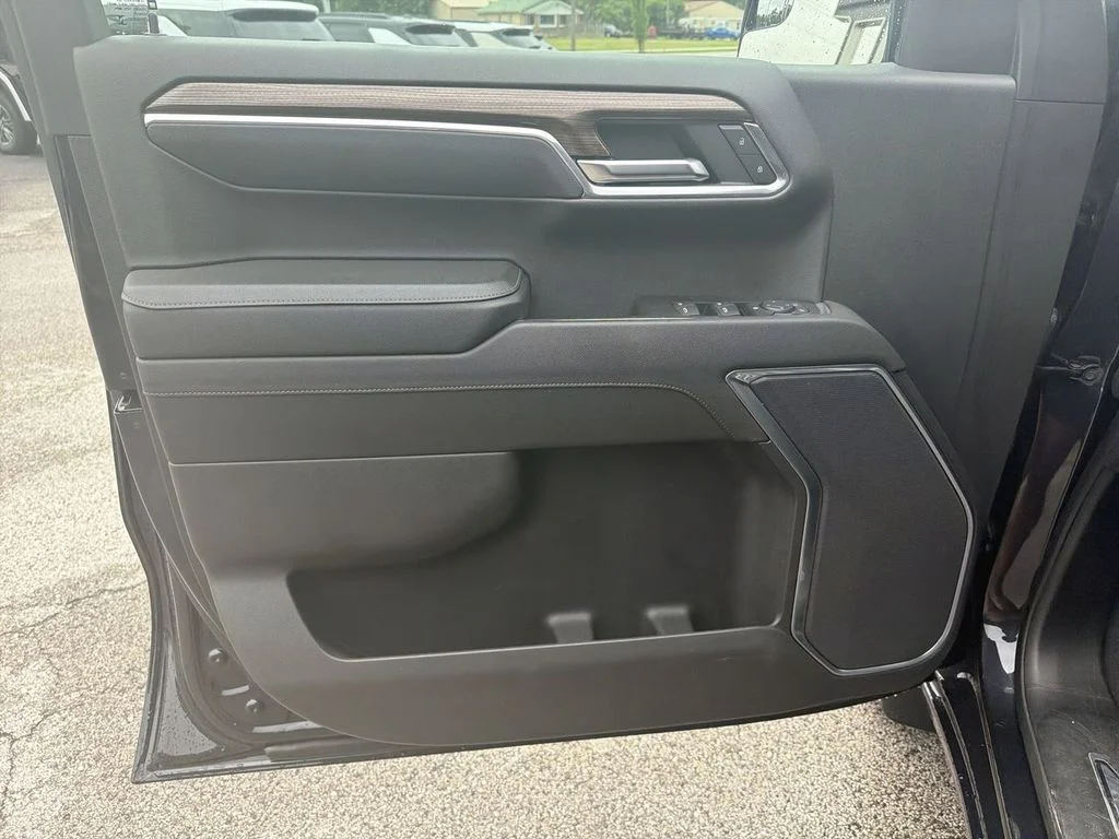 Used 2023 Gray Chevrolet LT image 21