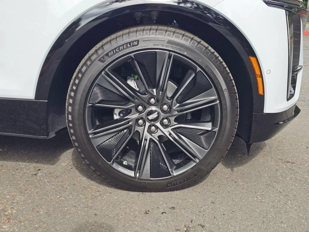 New 2027 Vibrant White Tricoat Cadillac Signature Sport image 9