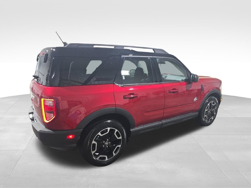 Used 2021 Red Ford Outer Banks image 5