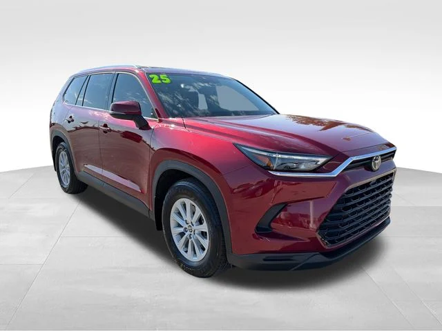 Used 2025 Red Toyota XLE image 1