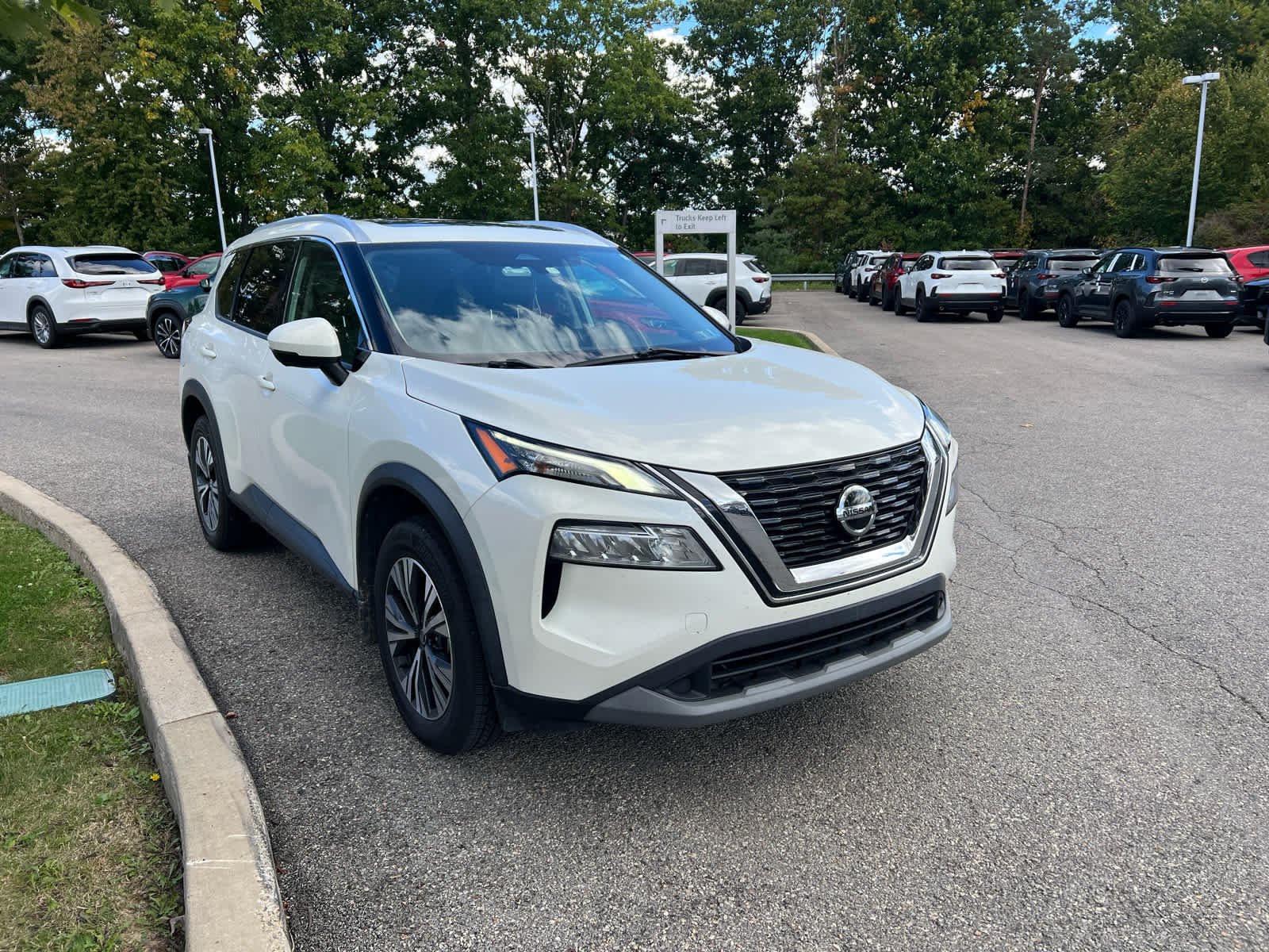 Used 2021 Pearl White Tricoat Nissan SV image 4