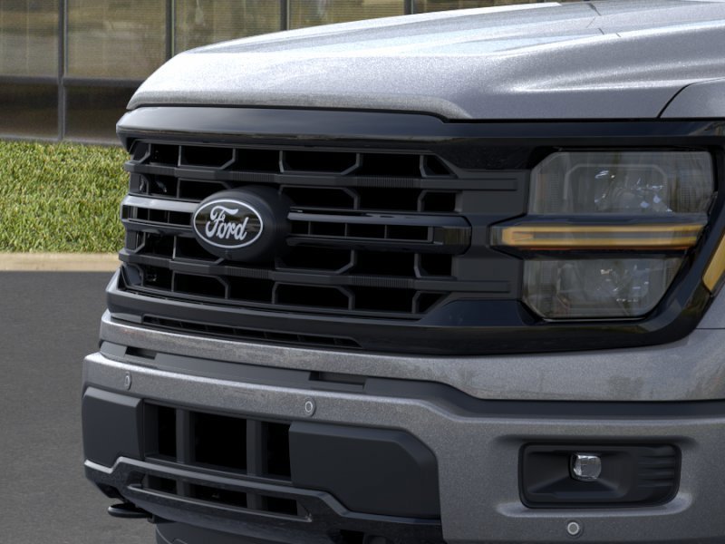 New 2026 Carbonized Gray Metallic Ford XLT image 17