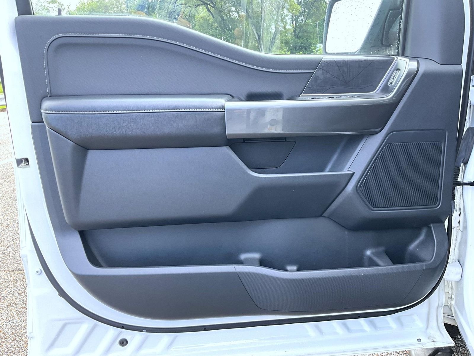 Used 2021 White Ford XLT image 11