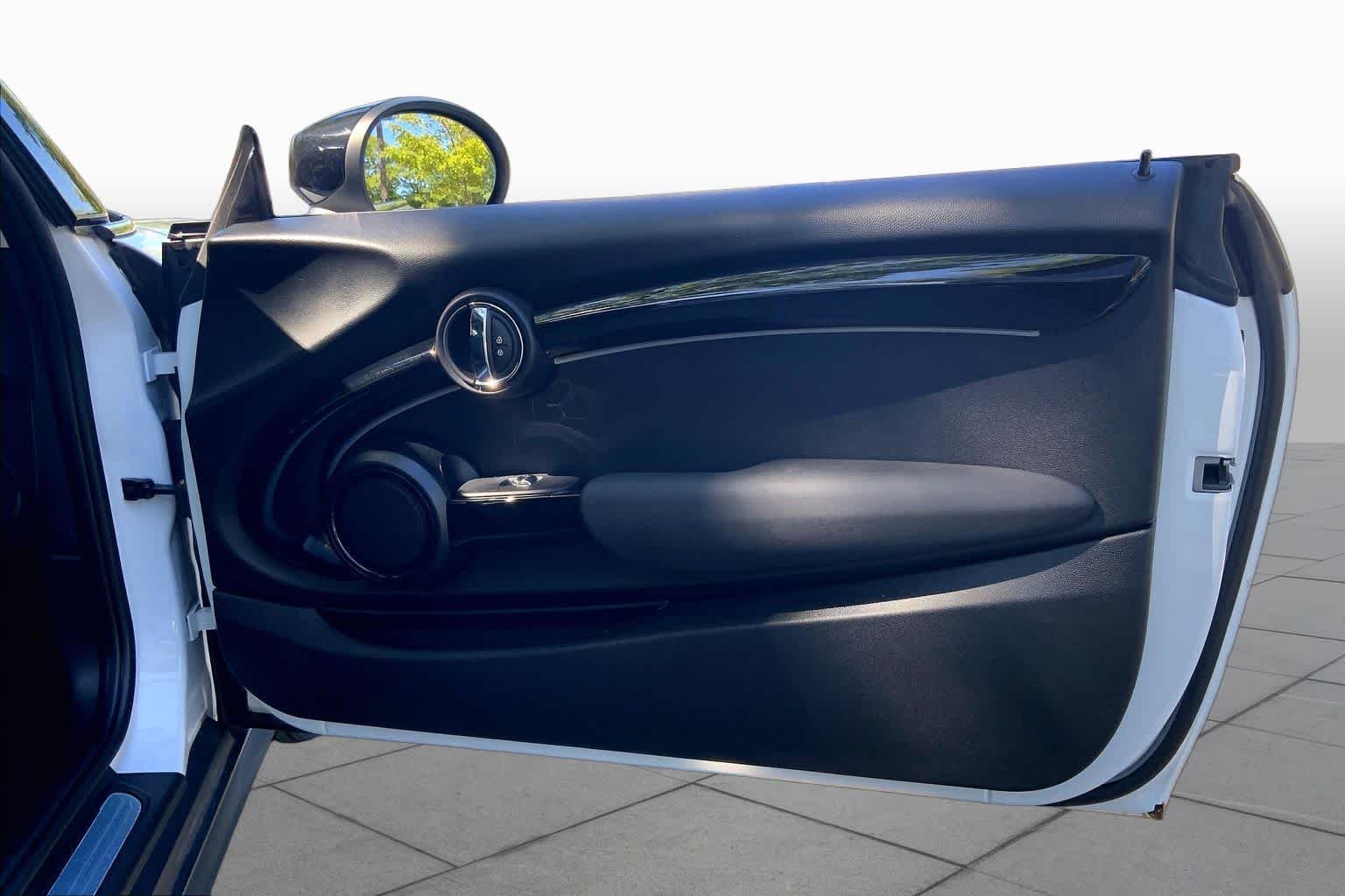 2024 MINI Hardtop 2 Door Base - Photo 22