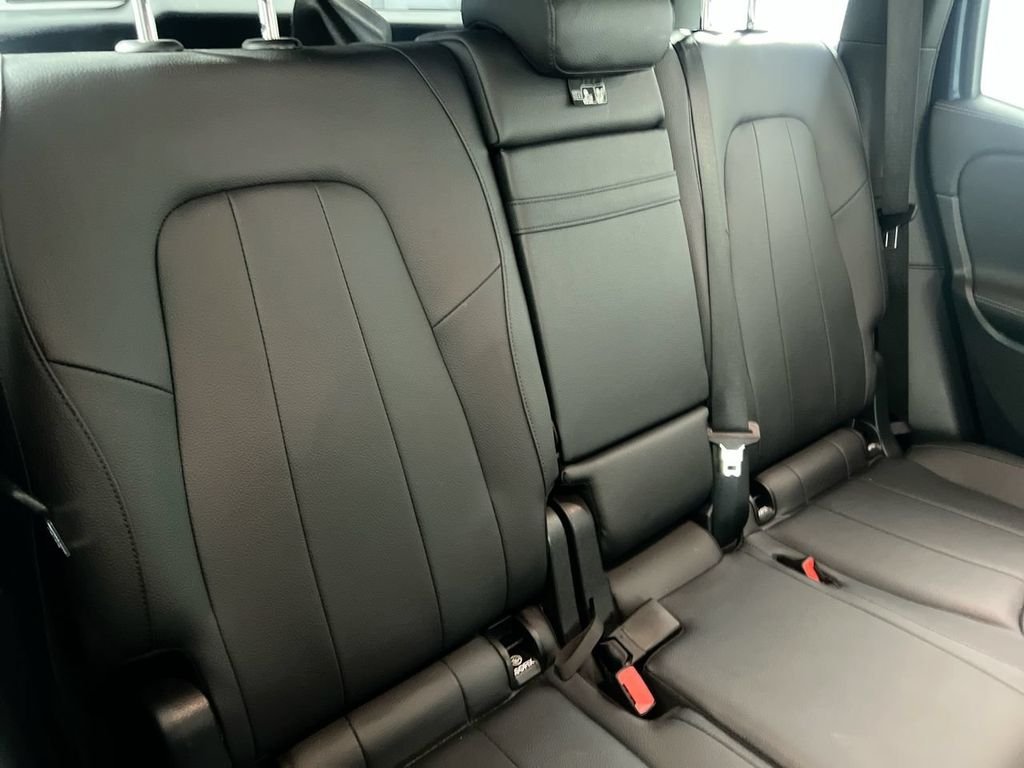 Used 2023 Blue Mercedes-Benz GLB 250 image 25