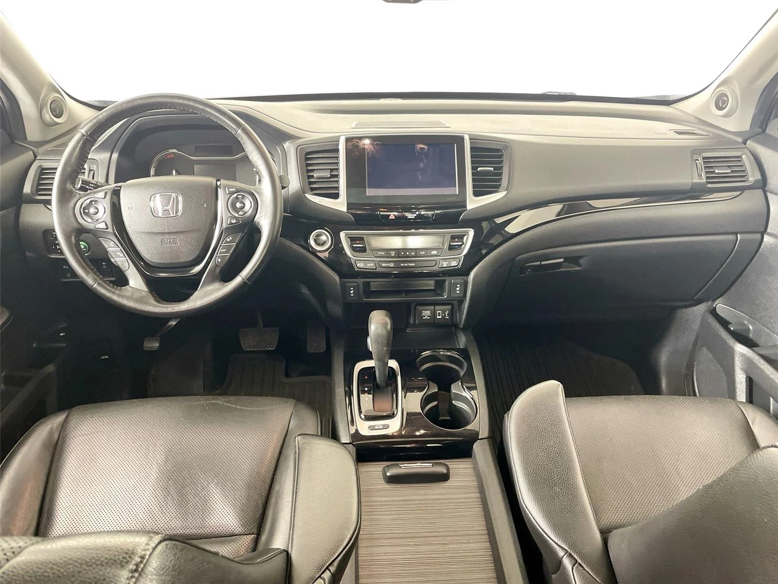Used 2017 Lunar Silver Metallic Honda RTL-E image 31