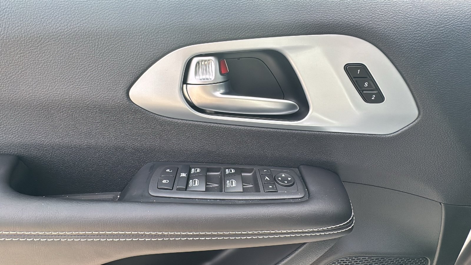2026 Chrysler Pacifica Limited - Photo 13