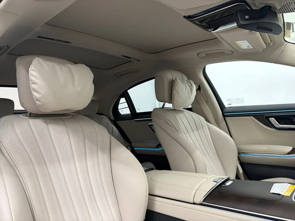 New 2027 White Mercedes-Benz S 500 image 31