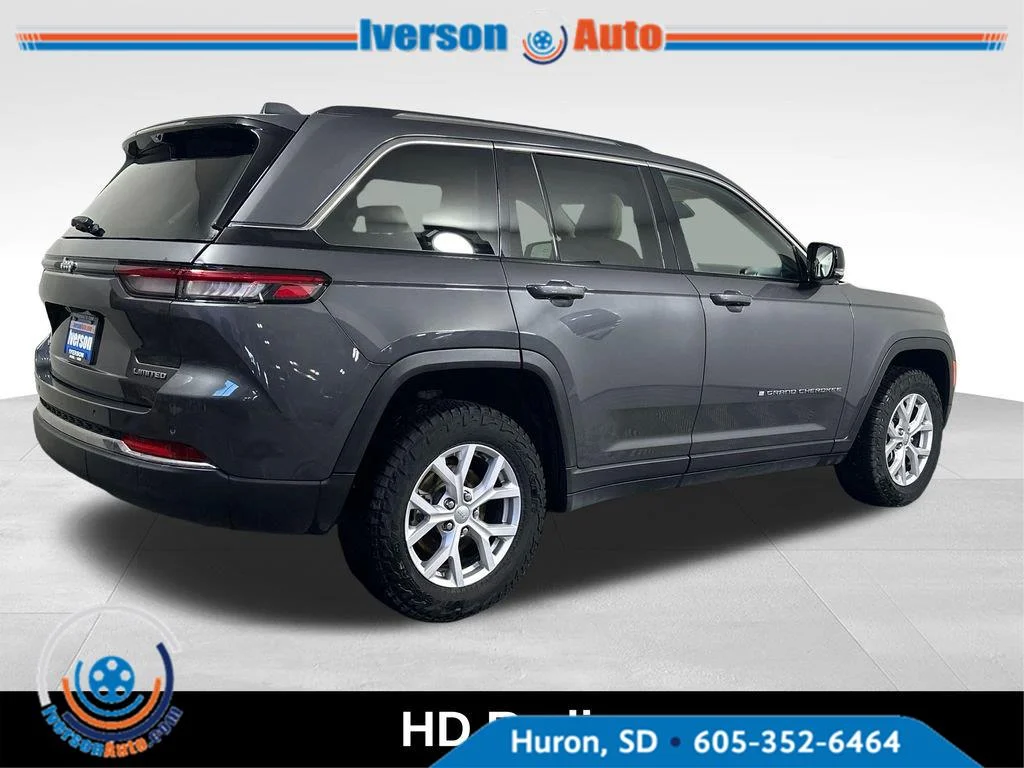 Used 2022 Baltic Gray Metallic Clearcoat Jeep Limited image 12
