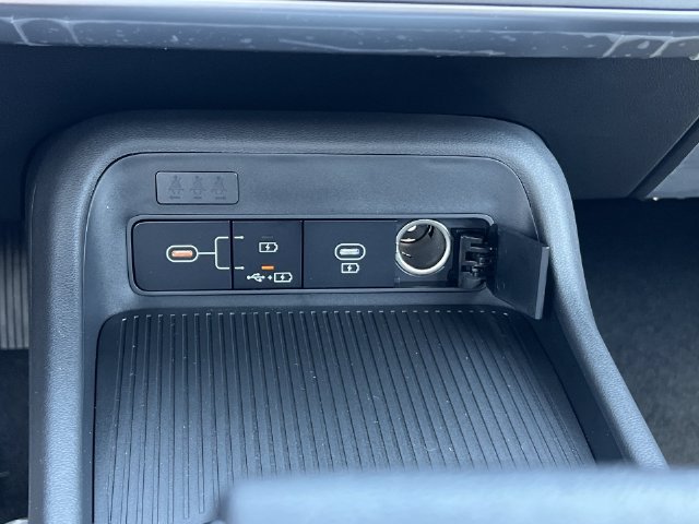 Used 2027 Green Hyundai SE image 18