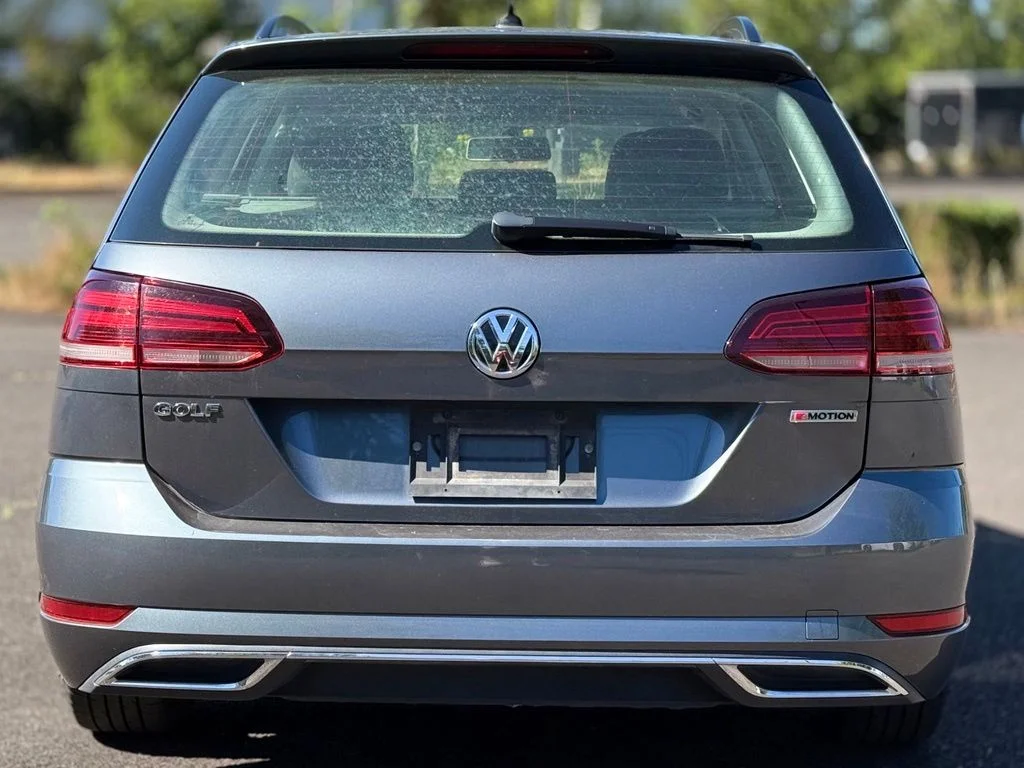 Used 2019  Volkswagen S image 4