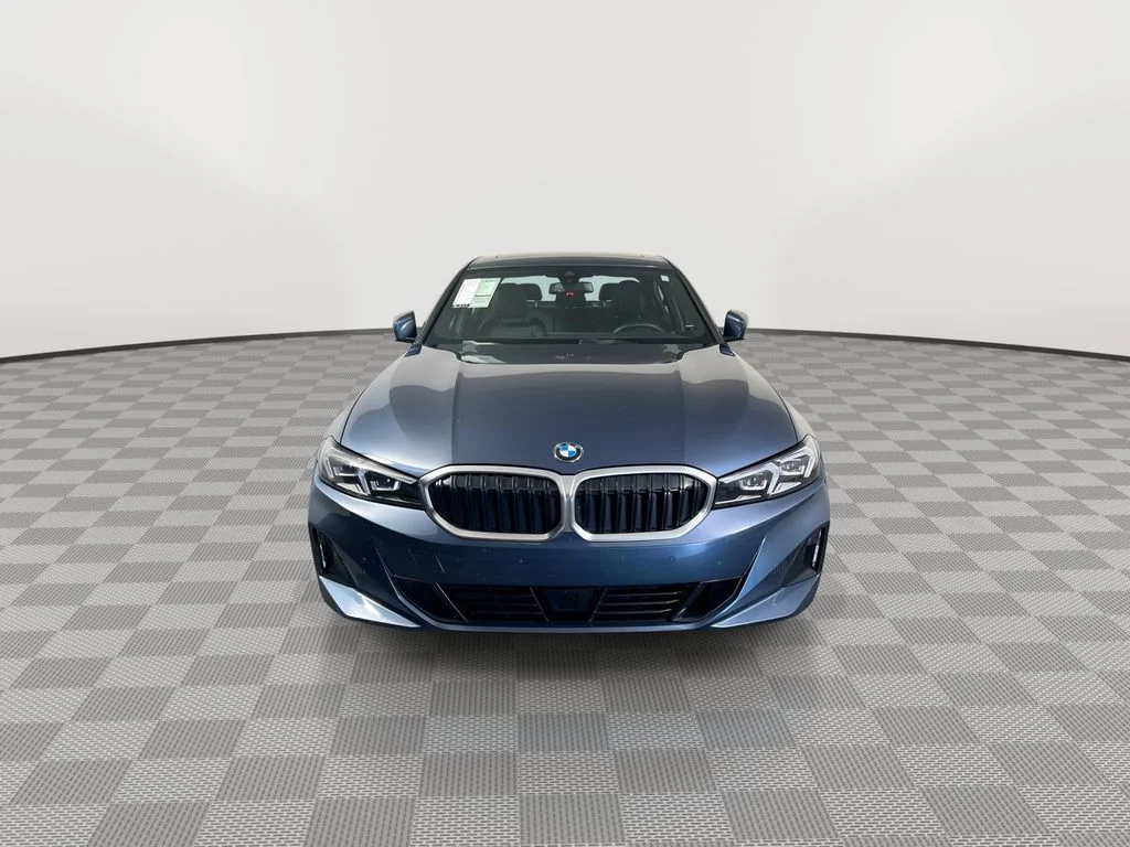 Used 2025 Blue BMW 330i image 3