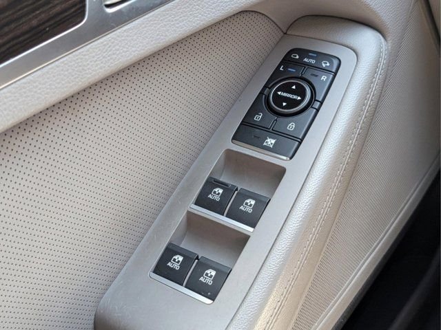 Used 2017 Silver Genesis 3.8 image 20